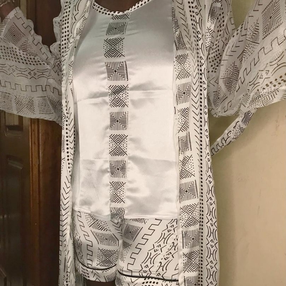 White 3 Pces Set Silk African Print Sleepwear Size L - Picture 2 of 4